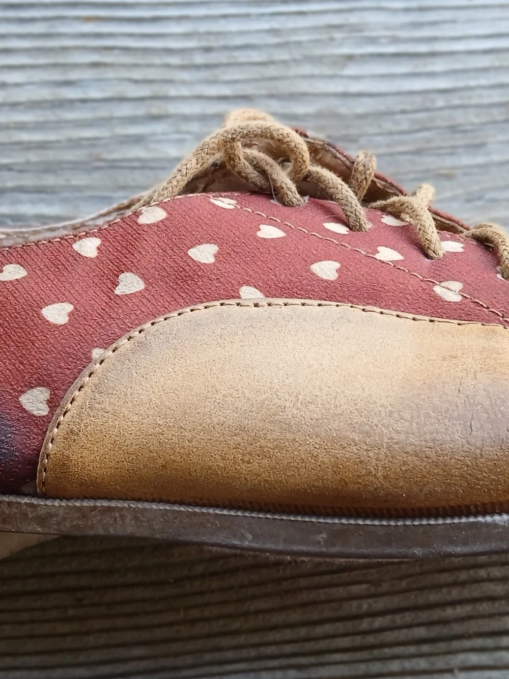 Women's Heart-Print Tan & Rust Leather Oxford Flats